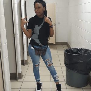 Meet your Posher, Frances